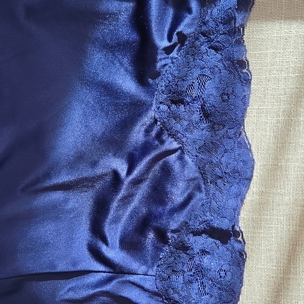 26" Nylon Slip in Navy Blue